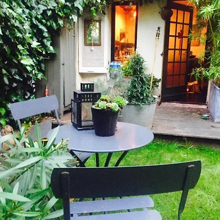 Ferienhaus De Charme Avec Jardin A Paris